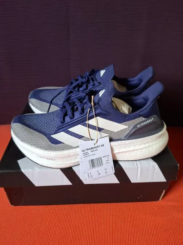 Tênis adidas ultraboost 5x