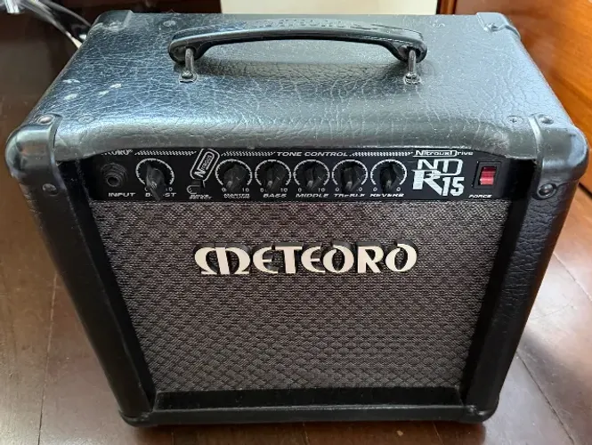 Caixa Amplificadora 15W NITROUS DRIVE 15 METEORO