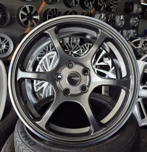 Jogo de rodas Advan Racing aro 17 5x112 e 5x114
