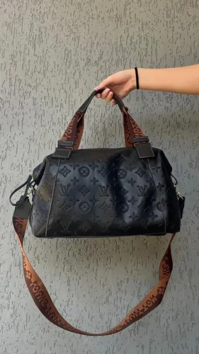 Bolsa Bau Louis Vuitton Preta/Caramelo