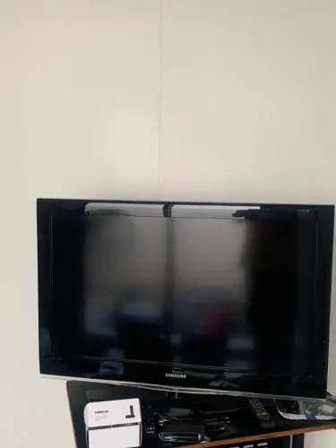 TV Samsung LN37B530P2R! Com tela de 37 polegadas e resolução Full HD