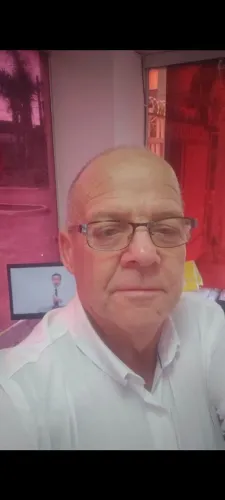 Porteiro, garagista ou vigia