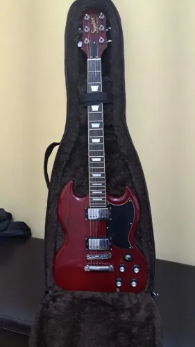 Guitarra SG Gibson Signature perfeito estado com Elixir 010