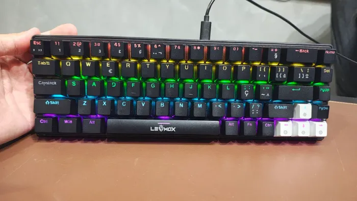 TECLADO MECÂNICO