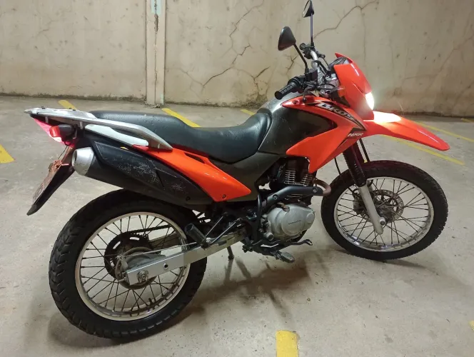 Moto único dono, final 08 já está pago. Só transferir no ato da compra.