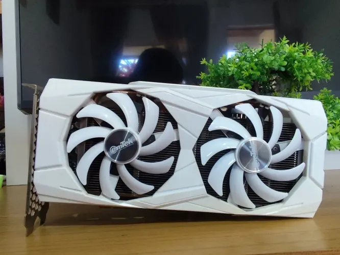 GTX 1660 6GB NVIDIA EmTek White Edition - Placa de Vídeo Branca Rara (Impecável)