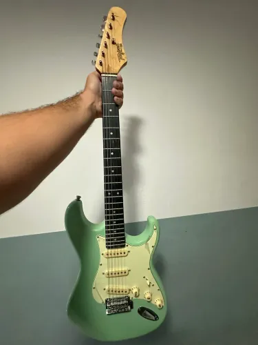 Guitarra Tagima T-635(Estado de novo)