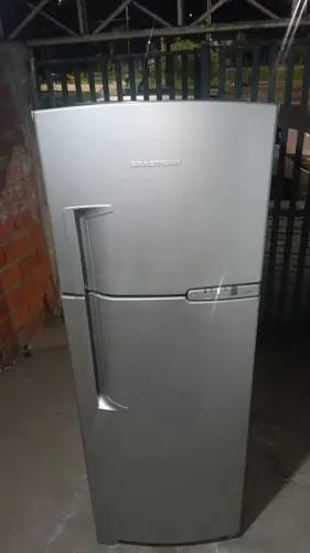 Vendo e entrego geladeira Brastemp 380L frost free 110v com garantia aceito pix 