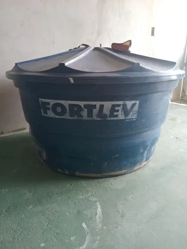 Vendo caixa d'água de 1000lt