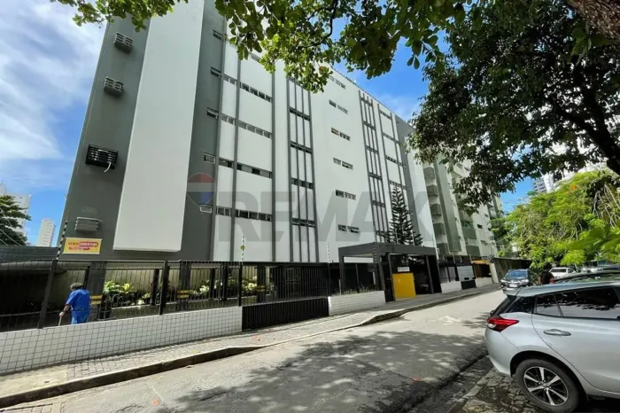 Cobertura, 3 quartos, 1 suite, reformada, excelente localização.