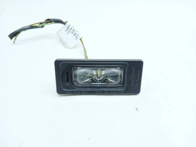 Luz Placa Traseira Vw Jetta Tsi 1.4 2019 5na943021