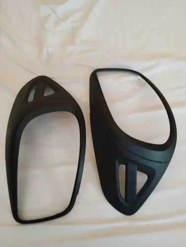 Protetor / Moldura de lanterna Kwid 2018