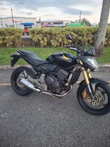 Honda Hornet 2010 - Potência e estilo!