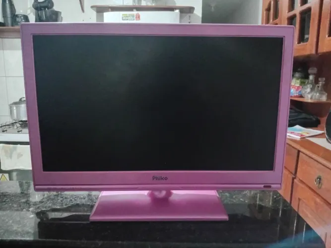 TV 28 Rosa ( não é smart)