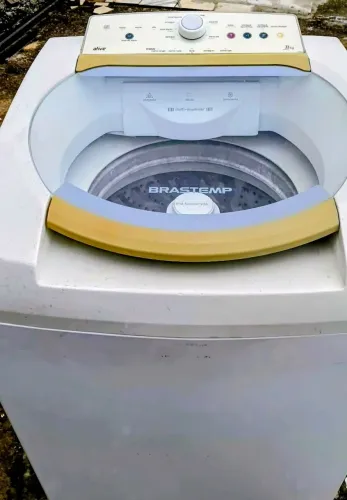 Vendo máquina de lavar roupas funcionando tudo perfeitamente