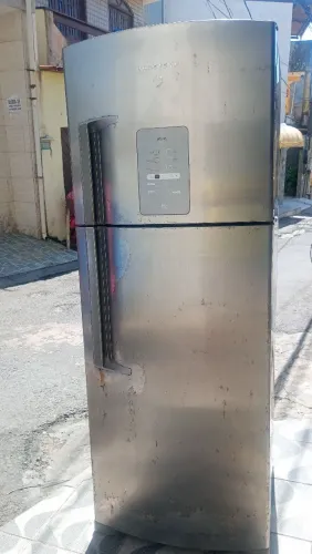  *60 vendo geladeira 