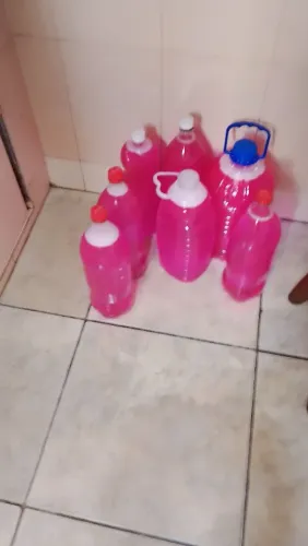Sabão líquido.lava roupas..lava ,perfuma.e amacia