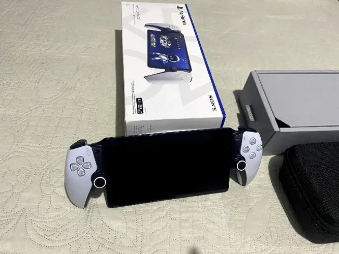Vendo PlayStation Portal - Pouco usado + acessórios
