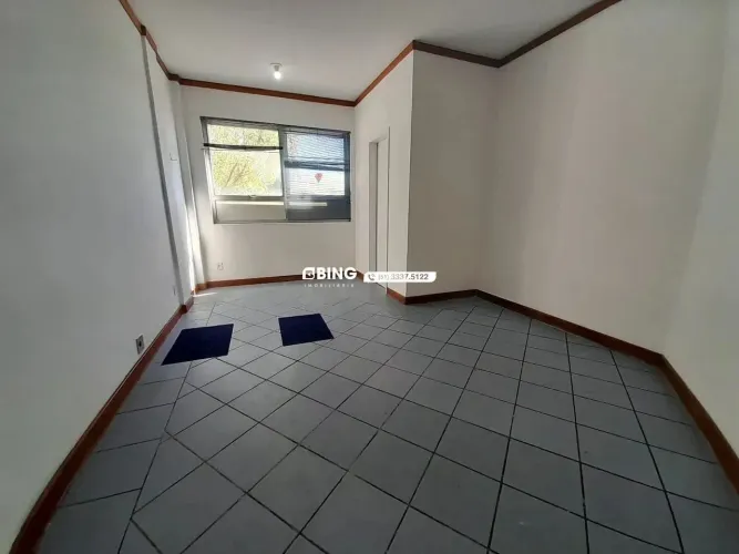 Sala comercial para locação com 19m², 01 banheiro, no Passo D'Areia, POA.