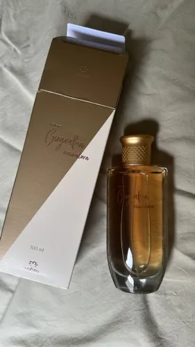 Perfume biografia