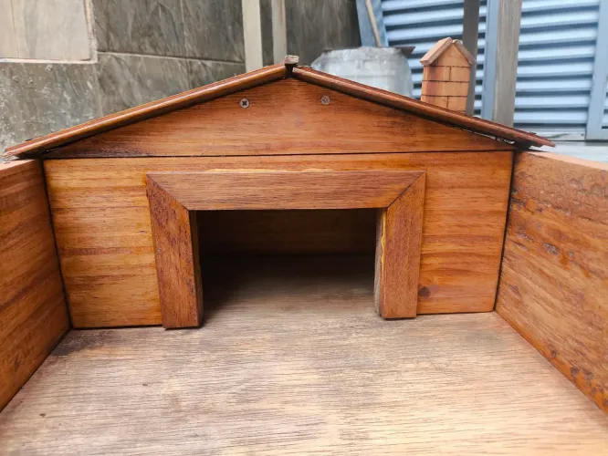 ? Terrário de Madeira em Formato de Casinha à Venda! ?