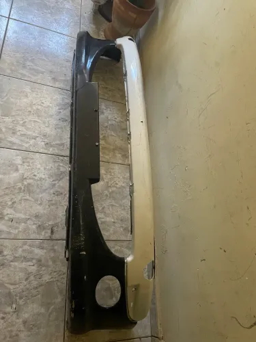 Vendo 2 para-choques dianteiros Peugeot 206 com estrada para farol de milha