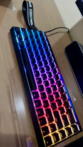 Teclado Magnético Aula Hero 68 He