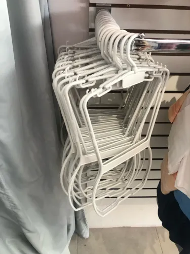 Cabide corpo silhueta infantil plástico