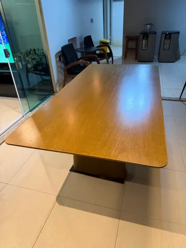 Mesa de Jantar Jacaúna Grande em Madeira - 8 Lugares