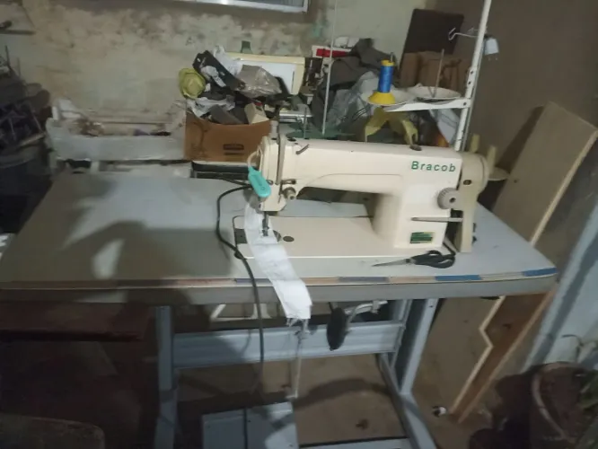 Máquina de costurar Bracob