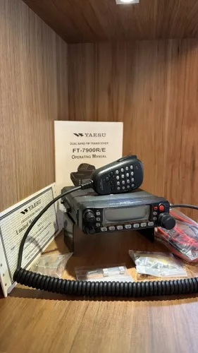 Rádio YAESU FT 7900 R/E VHF / UHF 144/148 108/520 999mhz