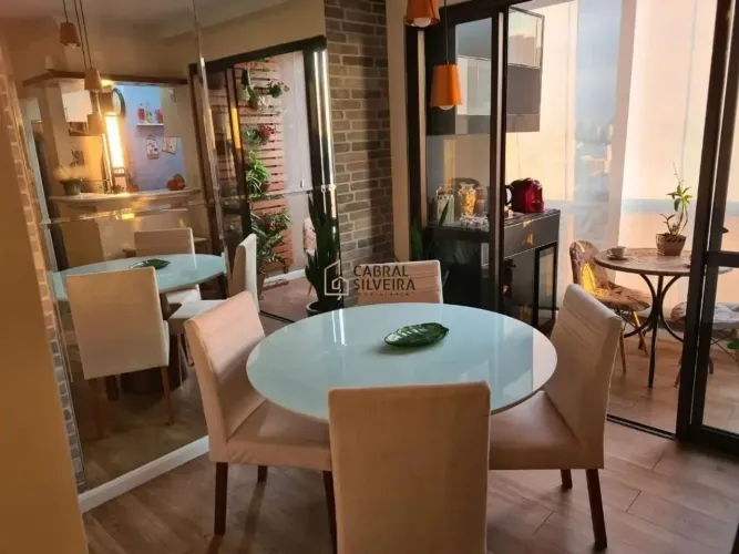 Duplex Sofisticado Mobiliado com 2 Suítes para Locação em Moema