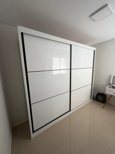 VENDO GUARDA ROUPAS