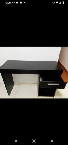 Escrivaninha 1,10 m por 40 cm