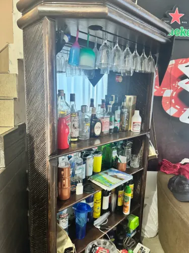 Bar em madeira nobre 