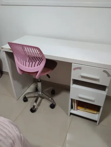 ESCRIVANINHA + CADEIRA 