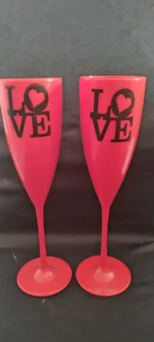 2 taça de acrílico Love 