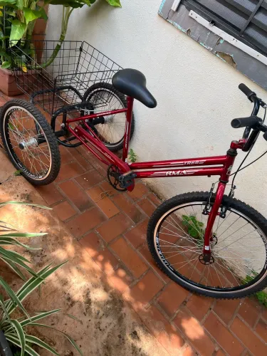 Bicicleta Triciclo Vermelha