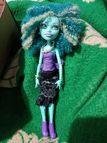 Boneca Monsters highs Honey Swamp