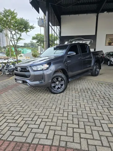 Toyota Hilux CD SR 4X4 2.8 TDI Diesel Aut. 2024