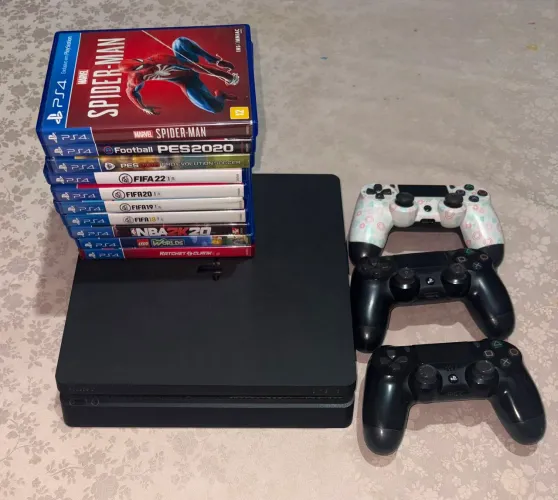 PlayStation 4 slim