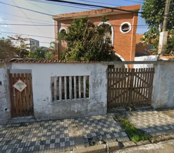 Sobrado 4 Suítes a 150m da Praia | Acesso por 2 Ruas | Mongaguá