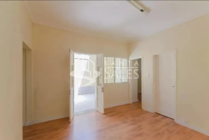 Excelente Casa para Locação na Vila Mariana, São Paulo-SP: 3 Quartos, 2 Banheiros, 2 Vagas