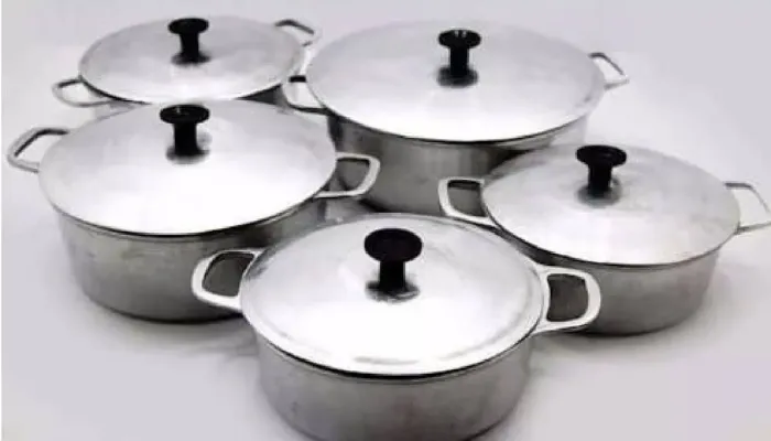 Jogo de Panelas de alumínio batido grosso Tampas grossas kit com 5 peças numeração 16a24.