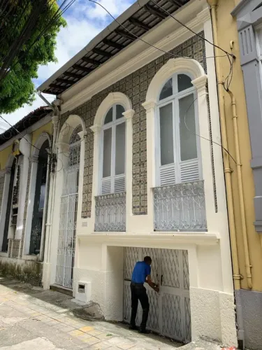 Casa comercial, 300m², 6 salas, 2 vgs no Bairro de Nazaré