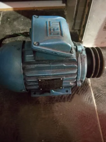 Motor elétrico WEG W22 plus de 4 CV (3 kW)