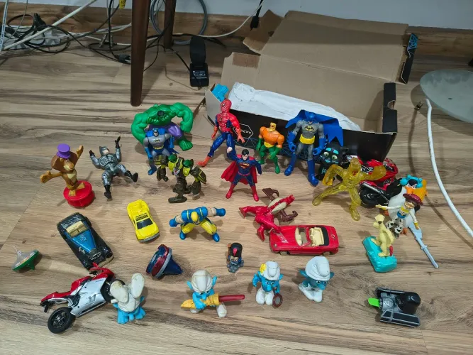 Vendo brinquedos menino miniaturas