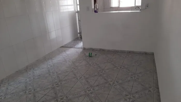 Alugo casa 