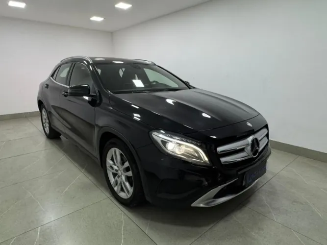 Mercedes-Benz GLA 200 Vis. Black ED. 1.6 TB 16V Aut. 2015