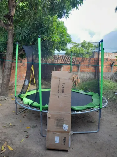 Vendo pula pula novo tamanho 3.5 metros, motivo viu vender lá ñ cabe na minha garagem 